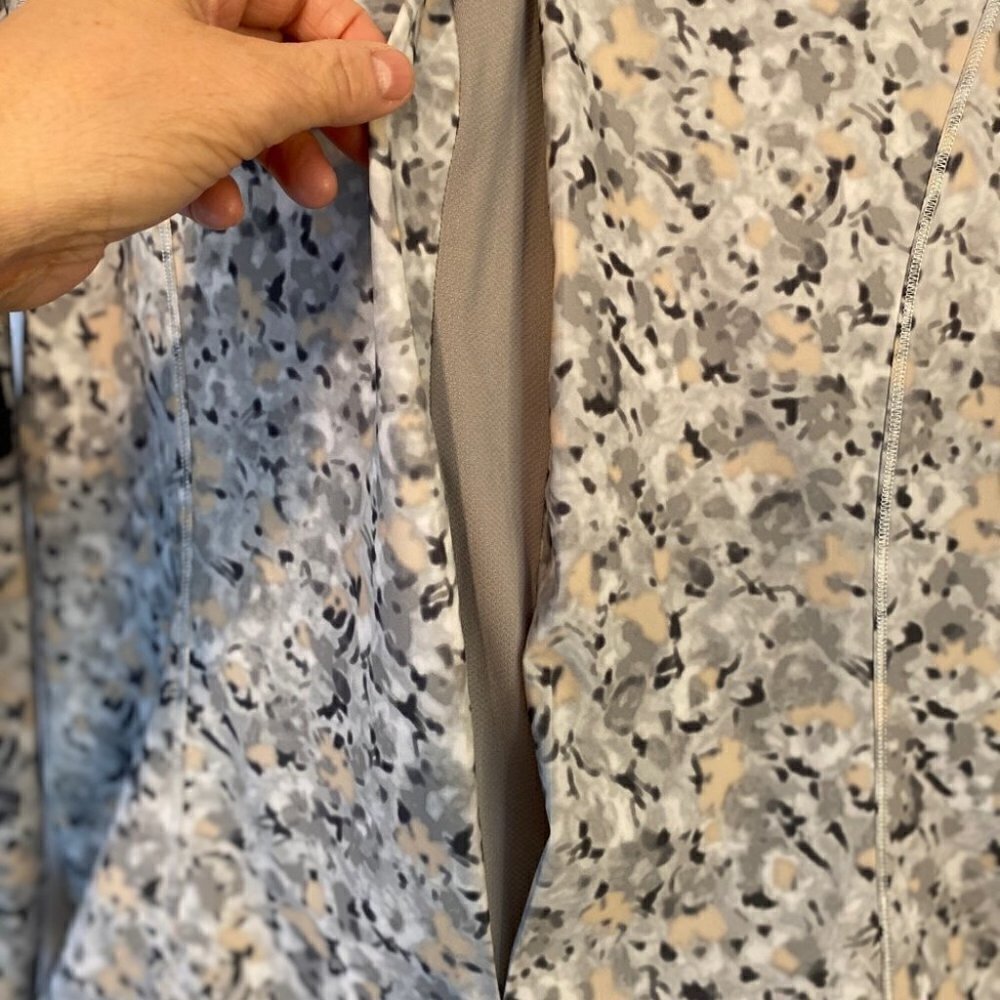 Lululemon Gather Me Slightly Ladies 6 Grey Floral - Picture 9 of 16